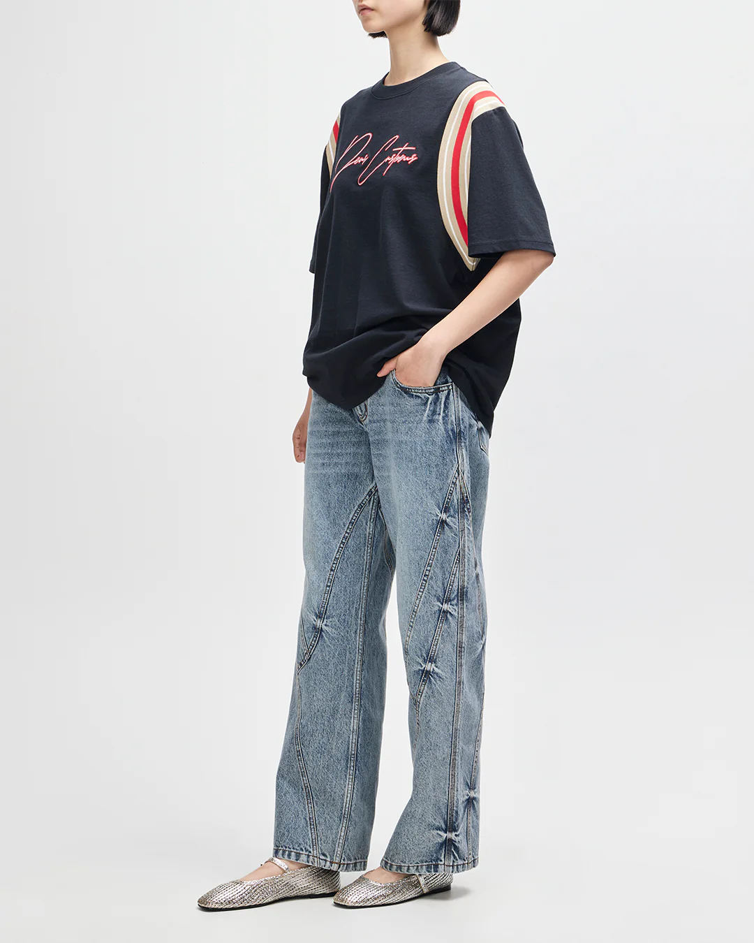 Debute Tee - Black - Image 9