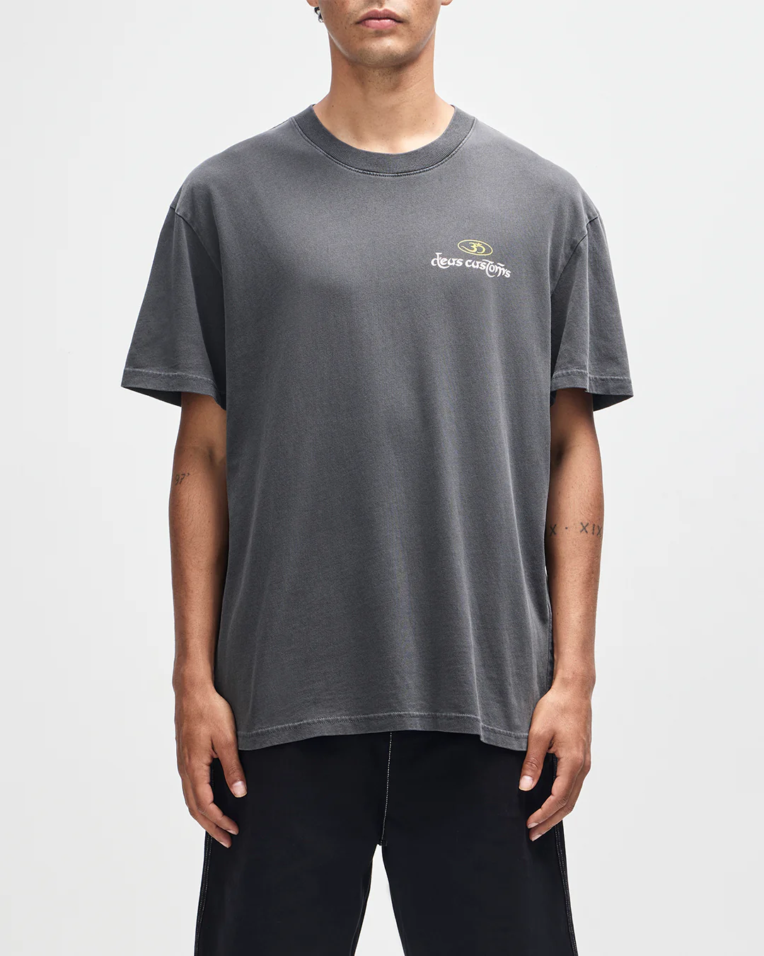 Out Of Reach Tee - Anthracite
