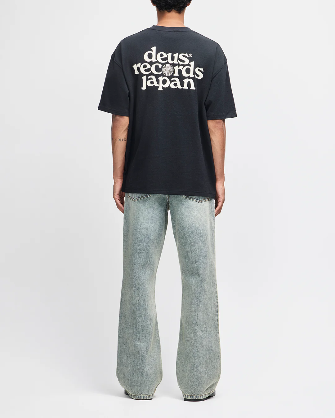 Strata Tee - Black - Image 5