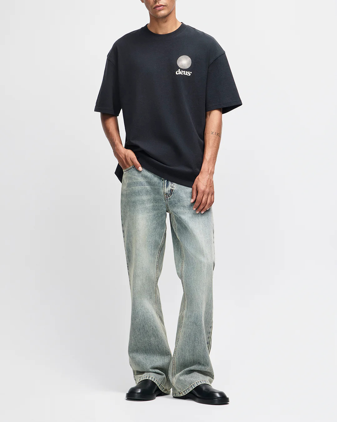 Strata Tee - Black - Image 6